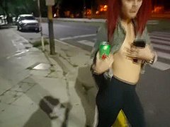 Colorada Caliente Desnudandose En Publico Y Masturbandose En Una Ypf