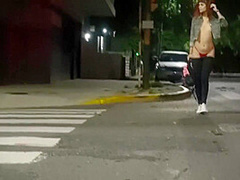 Colorada Caliente Desnudandose En Publico Y Masturbandose En Una Ypf