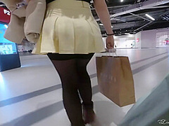 Petite Girl Flashing Pussy Under Miniskirt In Mall (risky Upskirt)