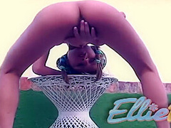 Ellies Outdoor Striptease