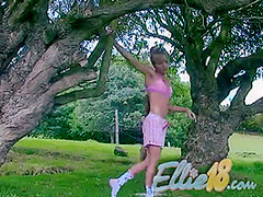 Masturbating teen ellie goes solo