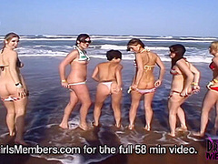 Spring Breakers Strip Nude At The Beach And Later The Shower