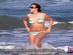 Spring Breakers Strip Nude At The Beach And Later The Shower