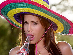 Bottle for her Butthole - PornWorld