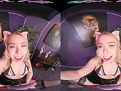 Haley Spades plays with her pussy in VR