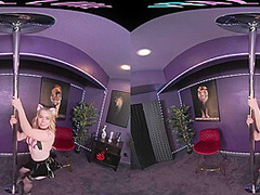 Haley Spades plays with her pussy in VR