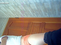 chinese girls go to toilet.302