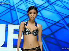 Chinese model in sexy lingerie show.18