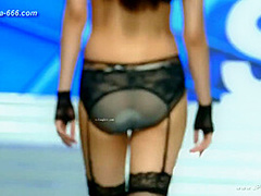 Chinese model in sexy lingerie show.18
