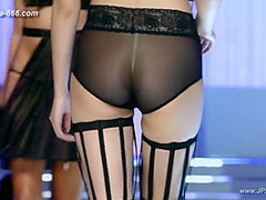 Chinese model in sexy lingerie show.18
