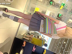 peeping chinese amateur upskirt.142