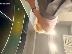 peeping chinese amateur upskirt.142