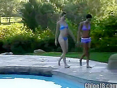 Amateur lesbo teen licking pussy
