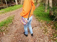 Sigo A Una Ninfa Del Amor Por El Bosque
