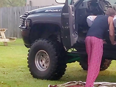 Horny couple take a break to fuck !