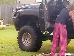 Horny couple take a break to fuck !
