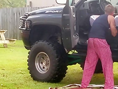 Horny couple take a break to fuck !