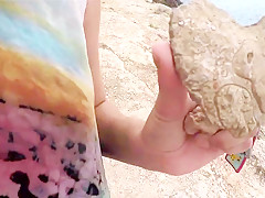 Paseo y chupa bajo la lluvia