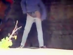 Pee outdoor -4