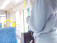 She masturbate on the bus