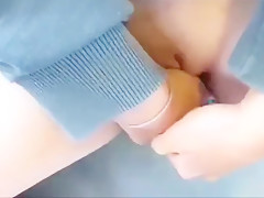 She masturbate on the bus
