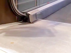 Queeny On 15 cm Stilettos At The Supermarket