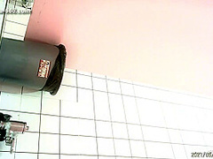 chinese girls go to toilet.304