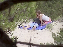 Couple Spied On While Fucking On The Beach