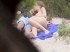 Couple Spied On While Fucking On The Beach