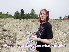 Hot Stranger Lost In The Woods Im Fucking Her Pussy While She Doesnt Notice Pretending To Help