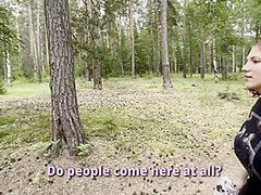 Hot Stranger Lost In The Woods Im Fucking Her Pussy While She Doesnt Notice Pretending To Help