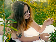 Old Man Decides To Bonk Sweet Girl He Meets In The Fresh Air With Alexis Fox