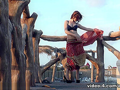 Sandy Finds A Spot Outdoors To Masturbate To Enjoy