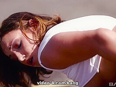 Alexis cherry gets fucked on the hood of a muscle car - BANG