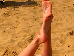 Public Beach Pussy And Feet Closeups