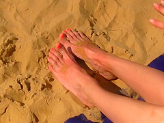 Public Beach Pussy And Feet Closeups