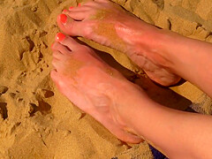 Public Beach Pussy And Feet Closeups