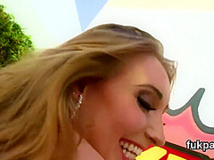 Perfect Sex Kitten Shows Massive Booty And Gets Butthol