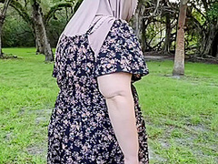 Getting My Pussy Fingered At The Park By A Stranger And Pissing Openly In Public