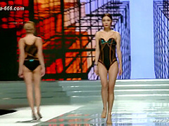 Chinese model in sexy lingerie show.19