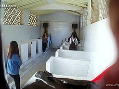 chinese girls go to toilet.306