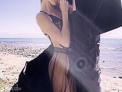 Beautiful Girl Made Me Cum On The Beach - Mynaughtyvixen