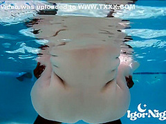 Bbw Fucking In The Pool