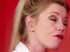 CFNM 21yo BJ chick sucks BF in front voyeur lady in heels