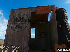 Nikki Benz In Car Mechanic Anal Sex In The Deser