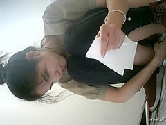 chinese girls go to toilet.308