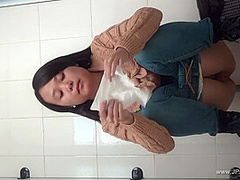 chinese girls go to toilet.308