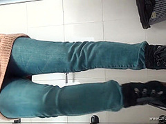 chinese girls go to toilet.308