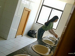 chinese girls go to toilet.308