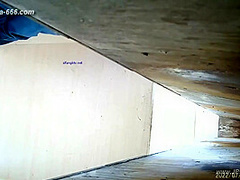 chinese girls go to toilet.309